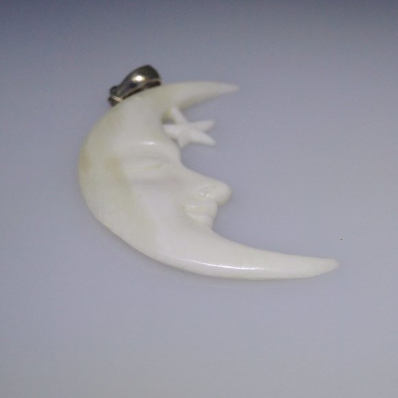 Moon and hanging star pendant made of bone NWOT - Picture 3 of 6